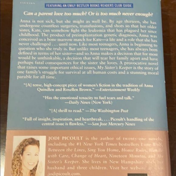 Jodi Picoult and Nicholas Sparks books - Picture 8 of 12